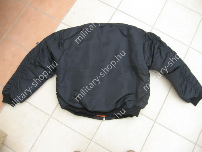 katonai ruházat felszerelés military shop army shop army store katonai bolt üzlet salgótarján budapest ma-1 pilóta dzseki amerikai pilóta repülős kabát bomber dzseki katonai téli kabát katonai kabát