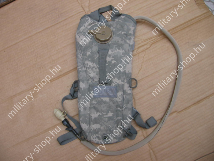 camelbak víztartány source usa kulacs 1 q usa amerikai hadsereg tengerészgyalogság katonai ruházat felszerelés u.s.army usa amerikai hadsereg tengerészgyalogság u.s.army  magyar katonai ruházat felszerelés katonai bolt üzlet military shop army shop army
