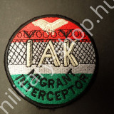 ÚJ3517, IAK HATÁRVADÁSZ ,SZÍNES VERZIÓ ,FELVARRÓ RITKA !!!!