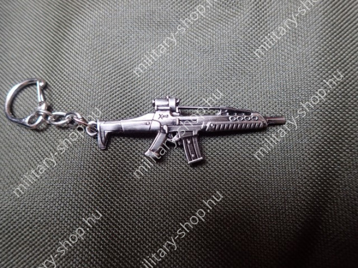 steyr aug m-4 m-16 luger p-38  kulcstartó  katonai felszerelés ruházat német amerikai angol  katonai bakancs katonai bolt üzlet army shop store military shop store in budapest