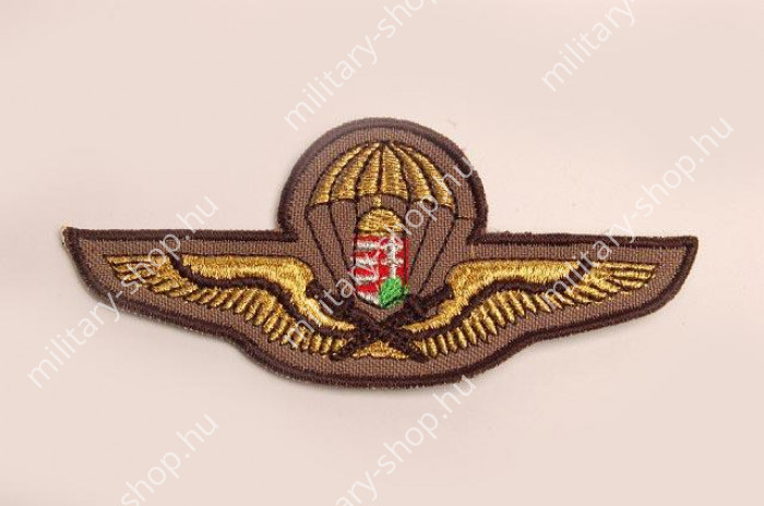 magyar katonai ruházat felszerelés katonai bolt üzlet military shop army shop army store budapest salgótarján opfor felvarró magyar katonai felvarrók deszantos desszantos mellkas felvarró zöld fekete szolnoki deszant desszant