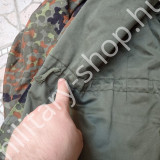 belga ejtőernyős kabát dzseki ejtőernyős bakancs rohamkés kés bicska tőr ejtőernyős sisak , katonai bolt üzlet army shop store military shop store in budapest