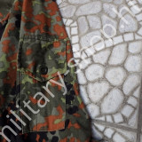 belga ejtőernyős kabát dzseki ejtőernyős bakancs rohamkés kés bicska tőr ejtőernyős sisak , katonai bolt üzlet army shop store military shop store in budapest