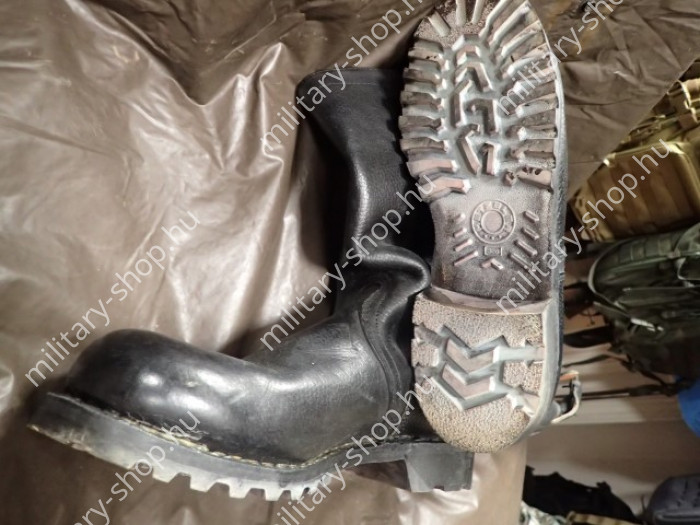 katonai box mentős haix meindl bw hegyivadász ejtőernyős lowa magnum btes swat blackhavk belleville panama bakancs cipőtisztító készlet vezelines box boksz katonai bolt üzlet army shop store military shop store in budapest asia centerbw bundeswehr tengeré
