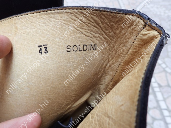 magyar bundeswehr német olasz katonai bakancs katonai használt bakancs surranó legénységi bakancs 65m 65 m 85m 85 m  katonai gyakorló bakancs katonai bolt üzlet army shop store military shop store  in budapest használt katonai bakancs