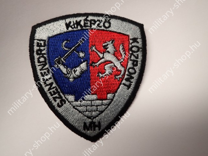 szentendrei kiképző központ magyar katonai repülés légierő repülős pilóta felvarrók katonai felszerelés repülési főosztály, katonai bolt üzlet army shop store military shop store in on budapest