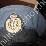 tányérsapka katonai sapka sisak  gyakorló sapka bocskai tányérsapka zsinór tiszti tiszt-helyettesi legénységi jelzés katonai bolt üzlet military shop store army shop store in budapest