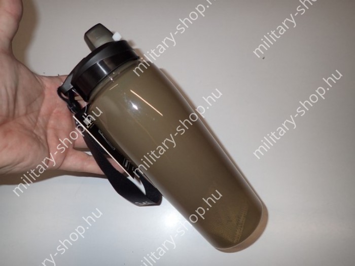 camelback víztartány source usa kulacs 2 q 1 q usa amerikai magyar katonai ruházat felszerelés u.s.army usa amerikai hadsereg tengerészgyalogság u.s.army  katonai bolt üzlet military shop store army shop store in budapest