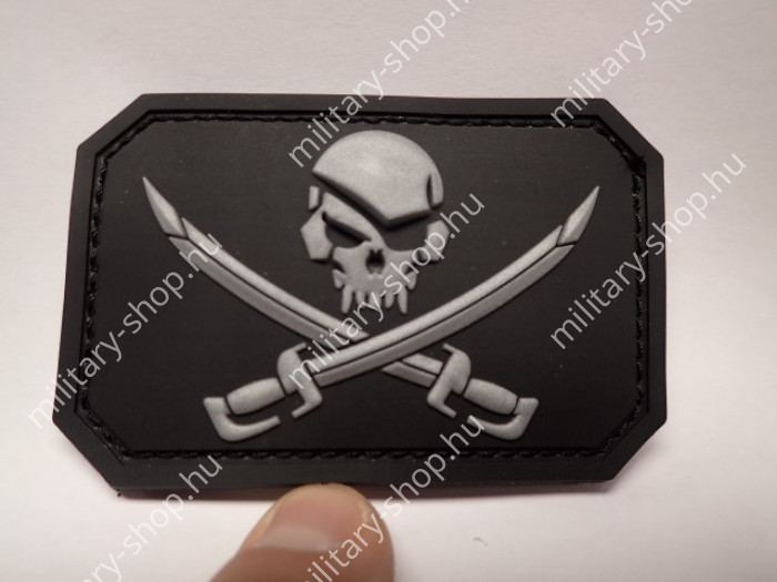 pvc hímzett öntött medic cls combat livesafer blackhawk down no mercy katonai vicces funny felvarrók katonai elsősegély koponyás  kalózos karjelzések patch katonai bolt üzlet army shop store military shop store surplus in budapest
