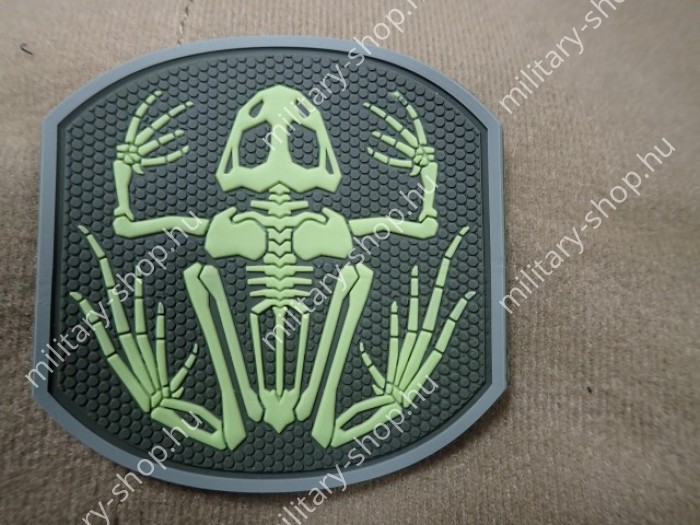 pvc hímzett öntött blackhawk down frog béka katonai vicces funny felvarrók katonai elsősegély combat live seaver medic karjelzések patch katonai bolt üzlet army shop store military shop store surplus in budapest
