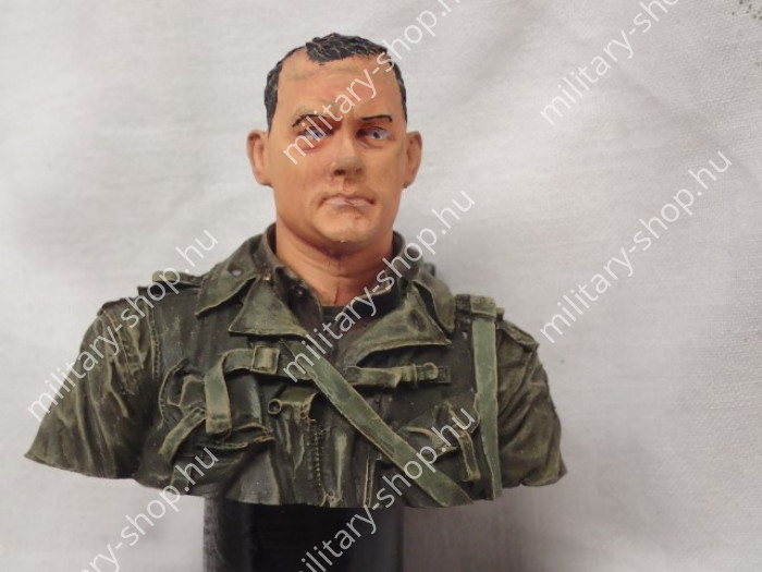 ryan közlegény megmentése tom hanks makett modell figura 1:16 katonai bolt üzlet army shop store military shop store in budapest