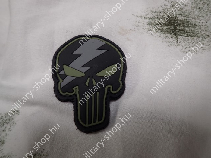 pvc hímzett öntött medic cls combat livesafer blackhawk down police katonai death head büntető koponyafelvarrók katonai elsősegély koponyás  kalózos karjelzések patch katonai bolt üzlet army shop store military shop store surplus in budapes
