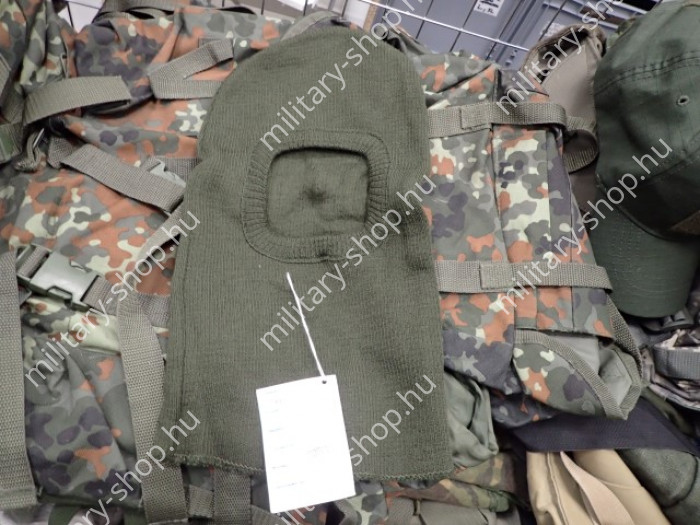 magyar orosz katonai usanka kámzsa fejvédő maszk téli kötöt jeep dokkmunkás tengerész thinsulate sapka katonai bolt üzlet army shop store military shop store surplus in budapest