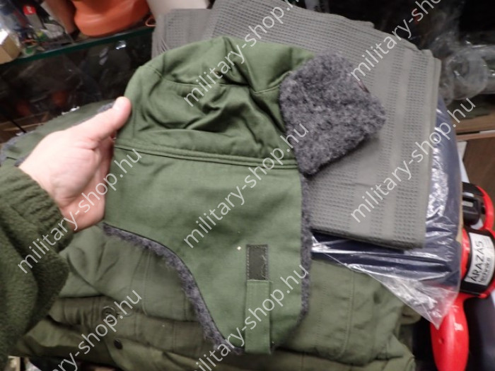 magyar orosz katonai usanka téli kötöt jeep dokkmunkás tengerész thinsulate sapka katonai bolt üzlet army shop store military shop store surplus in budapest